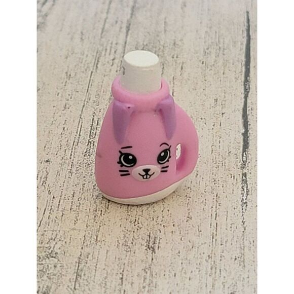 Moose Shopkin mini laundry detergent bunny toy figure - Picture 1 of 4